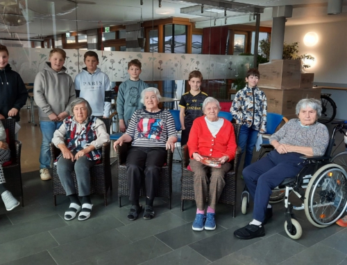 Besuch der Klasse 5a im Seniorenheim Rosengarten