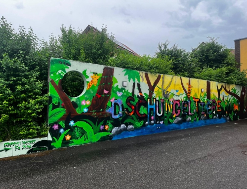 Wenn der Dschungel an der Wand zum Leben erwacht: Graffiti-Projekt der Klasse 7a des PDG